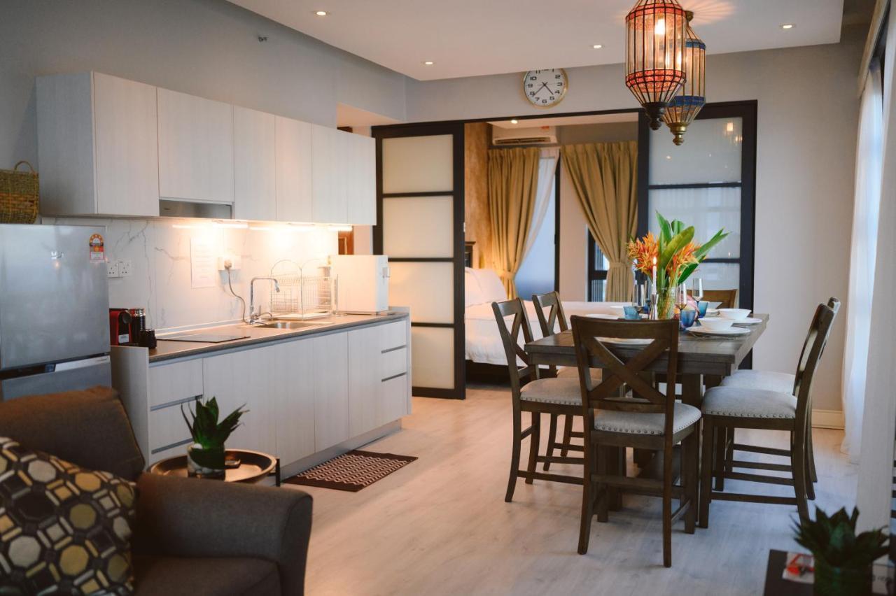 Petronella Suites Apartment @ Jesselton Quay โกตาคินาบาลู ภายนอก รูปภาพ