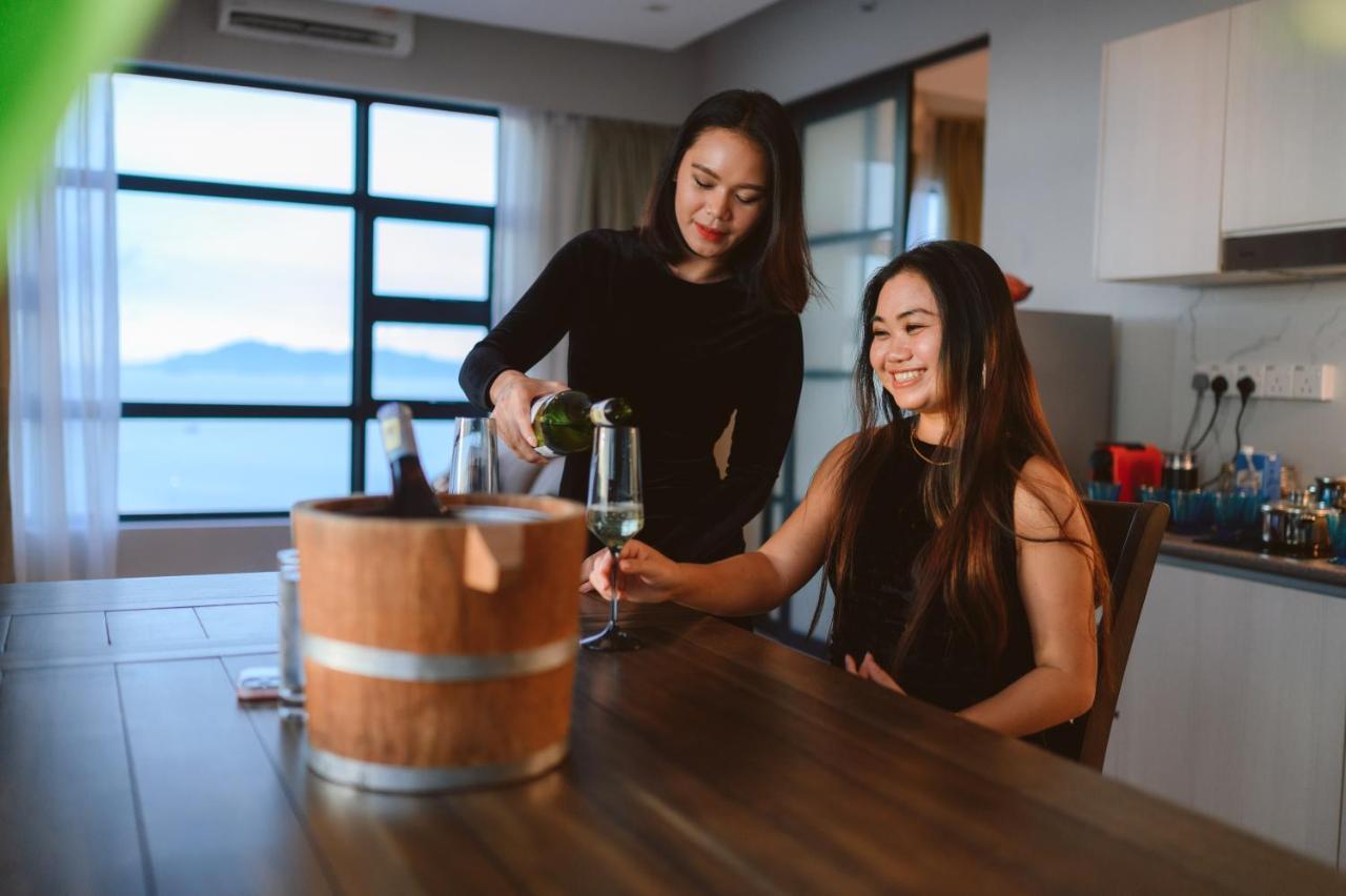Petronella Suites Apartment @ Jesselton Quay โกตาคินาบาลู ภายนอก รูปภาพ